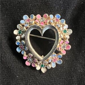 Vintage‎ Heart Shaped Floral Brooch Pin